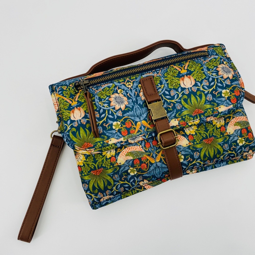 DockATot x Morris & Co all-in-one clutch changer